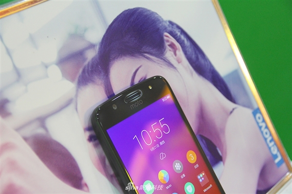 1599元！Moto青柚图赏：Home键是这样