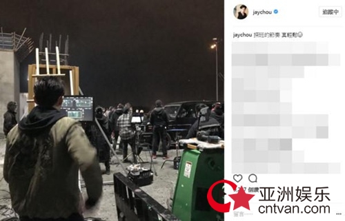 周杰伦加拿大探班昆凌 网友:嫁对了人天天情人节!