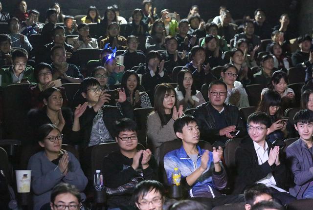 电影《你若安好》主创团队香河举办见面会，与千余人互动观影