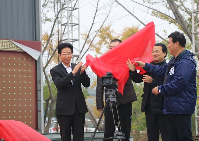 《花儿与少年》电影电视剧并机开机仪式在国华影视基地启动