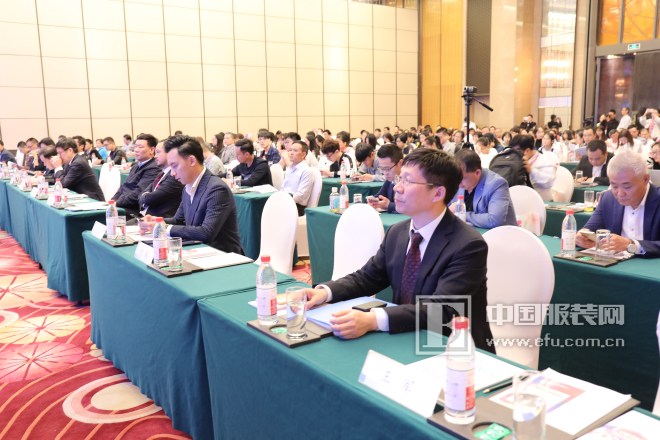 第三届中国男装高峰论坛举行 共话宁波新风尚