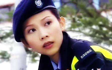 女警朋友圈走红&nbsp;范冰冰baby&nbsp;女星警服造型PK