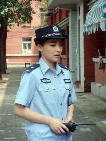 女警朋友圈走红&nbsp;范冰冰baby&nbsp;女星警服造型PK