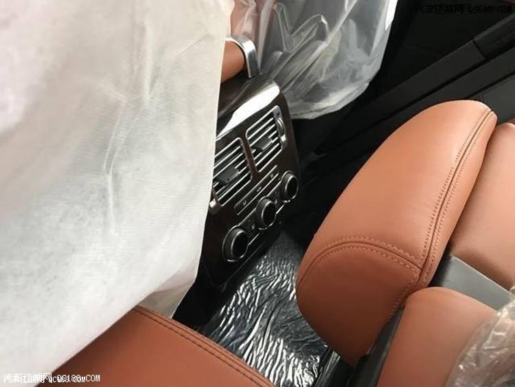 进口新款路虎揽胜行政全景天窗配置价格