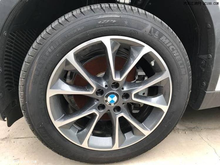 17款宝马X5天津港现车豪华越野品质报价