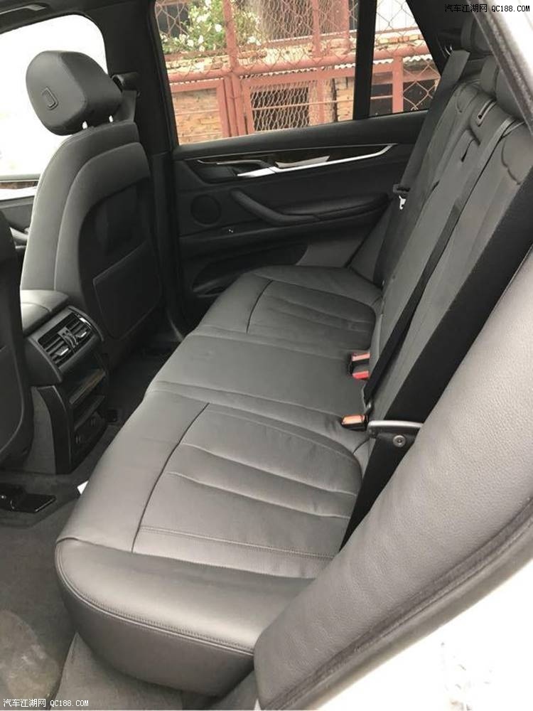 17款宝马X5天津港现车豪华越野品质报价