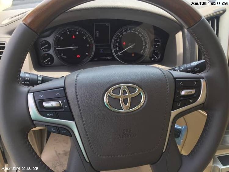 新款天津港丰田兰德酷路泽5700顶配评测