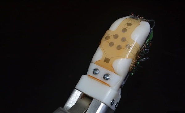 宅男笑了！最强人造皮肤 手感、质感跟人类高度一致