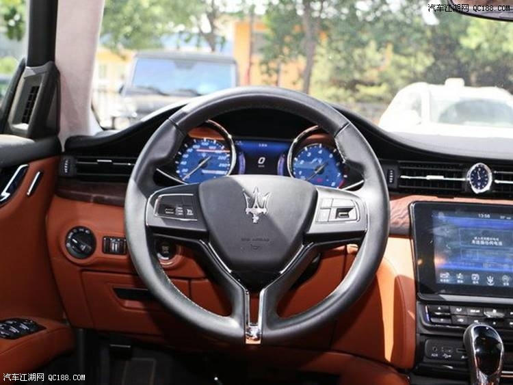 玛莎拉蒂总裁3.0T双涡轮极简风格体验