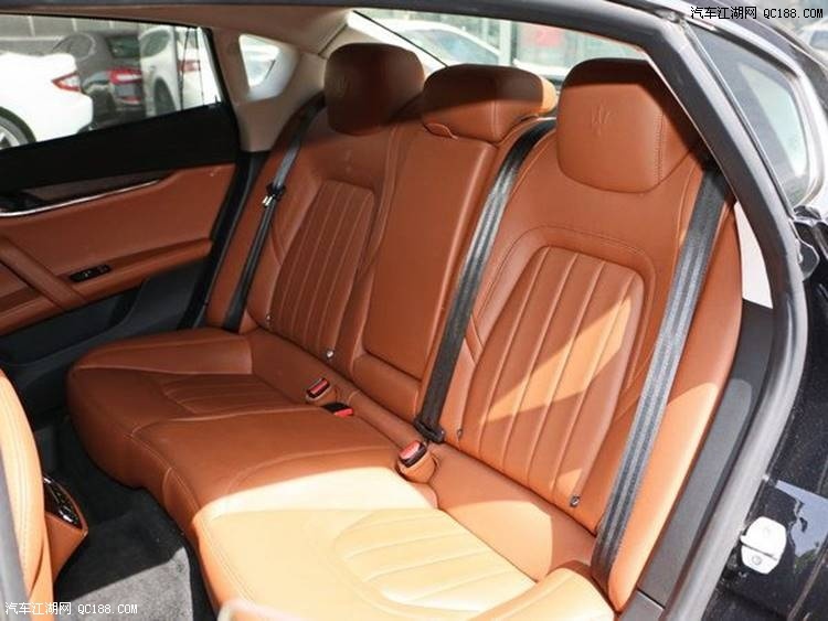 玛莎拉蒂总裁3.0T双涡轮极简风格体验