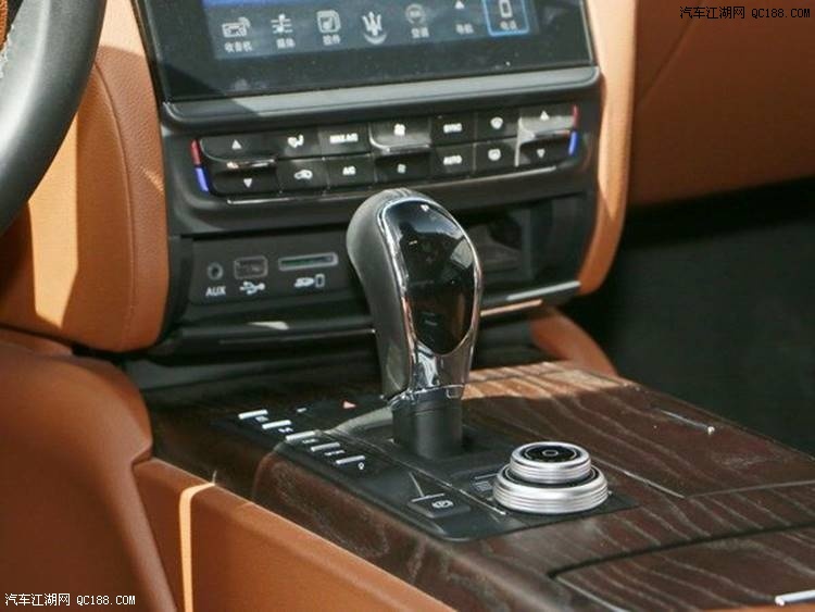 玛莎拉蒂总裁3.0T双涡轮极简风格体验