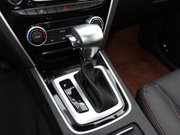 原创猎豹CS10评测 越野性能强劲颜值不输CRV