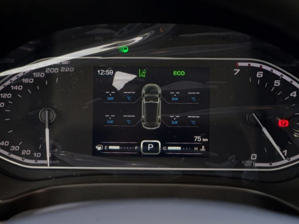 原创瑞虎5X评测 外观拉风配置高空间是硬伤