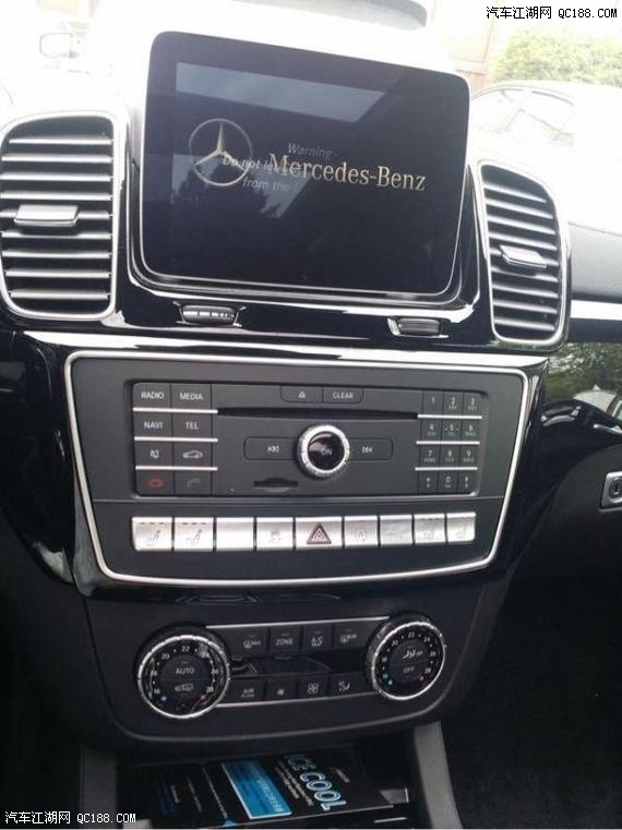 17款奔驰GLS450六缸3.0T双涡轮增压试驾