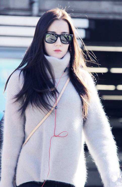 关晓彤倪妮迪丽热巴&nbsp;秋冬必备毛衣看明星怎么搭配最时髦