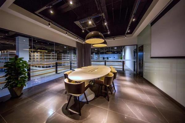 京东为有钱人打造的奢侈品仓库：“博物馆”级别安保