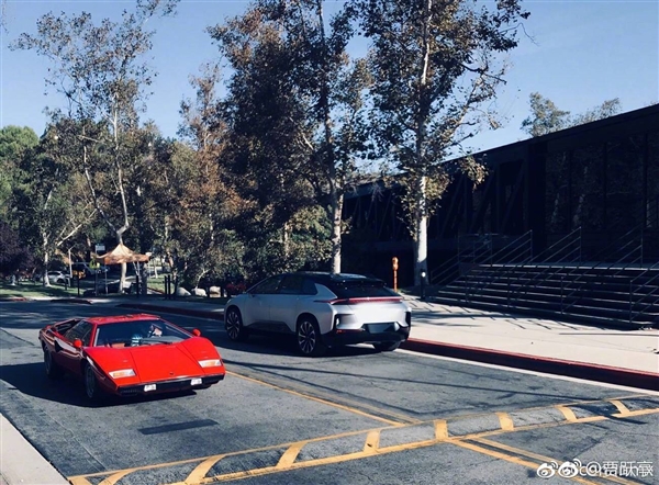 贾跃亭美国街头晒FF91：网友集体力顶