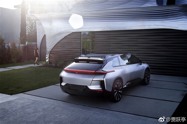 贾跃亭美国街头晒FF91：网友集体力顶