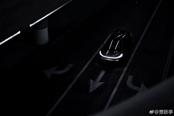 贾跃亭美国街头晒FF91：网友集体力顶