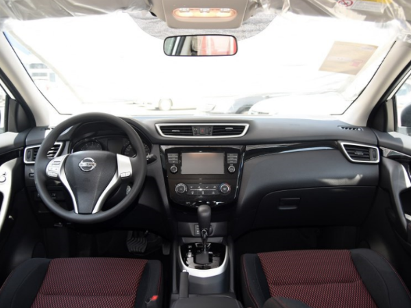 原创新款日产逍客1.2T评测 配置升级动力更强