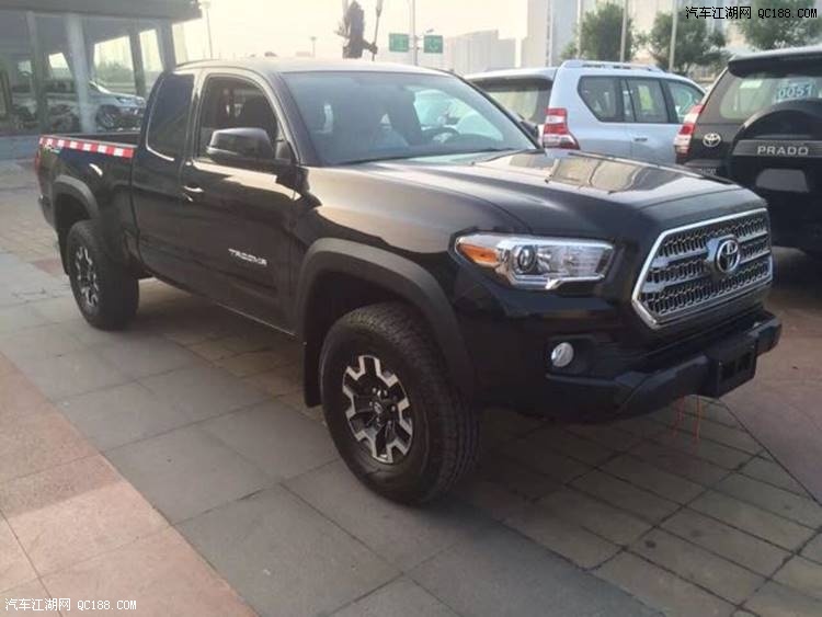 天津港17新款丰田塔库玛小型皮卡试驾