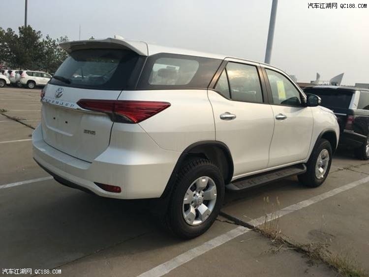 平行进口2017新款丰田穿越者2700实拍