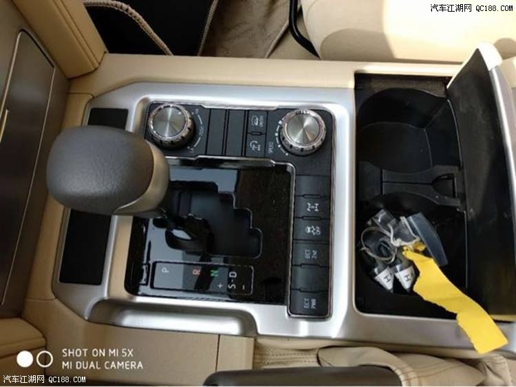 丰田兰德酷路泽4000陆地巡洋舰新款解析