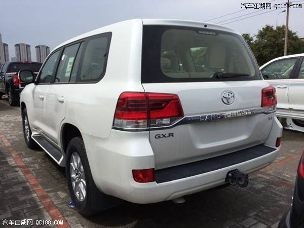 17款中东版丰田兰德酷路泽4000底挂评测