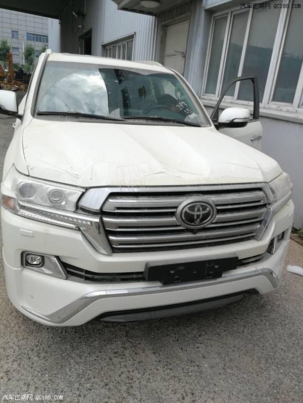 17款丰田中东版酷路泽5700性能配置解析