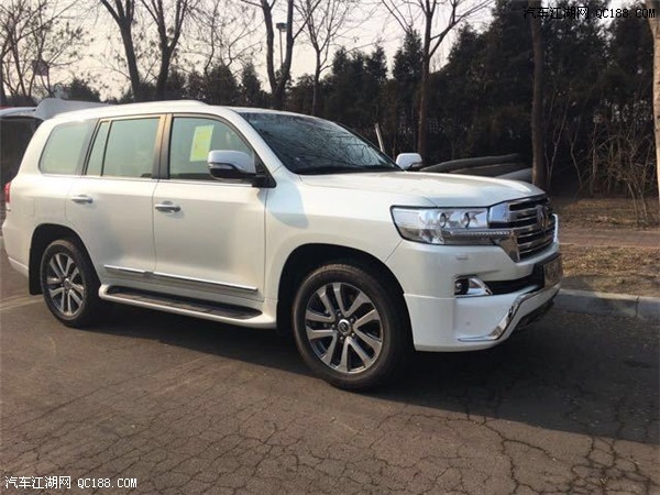 17款丰田中东版酷路泽5700性能配置解析