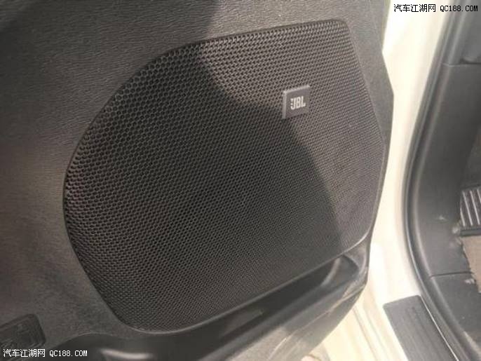 17款丰田塞纳商务高端座驾配置舒适体验