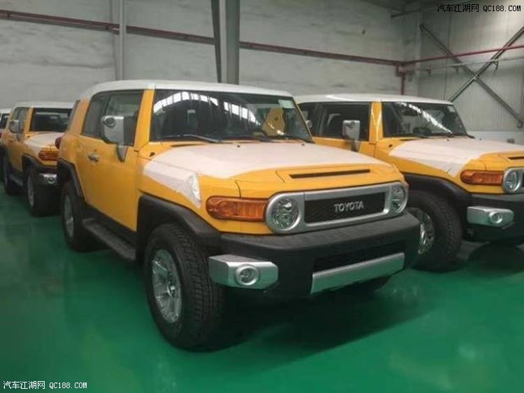 天津港17款丰田FJ酷路泽车身设计评测
