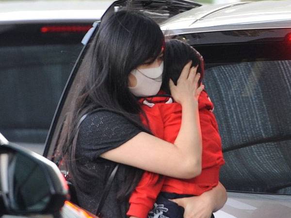 吴尊爱妻罕见露面 一家四口甜蜜温馨 二人2009年隐婚原因让人感动