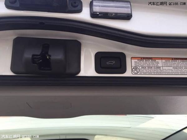 17款丰田中东版酷路泽5700现车报价解析