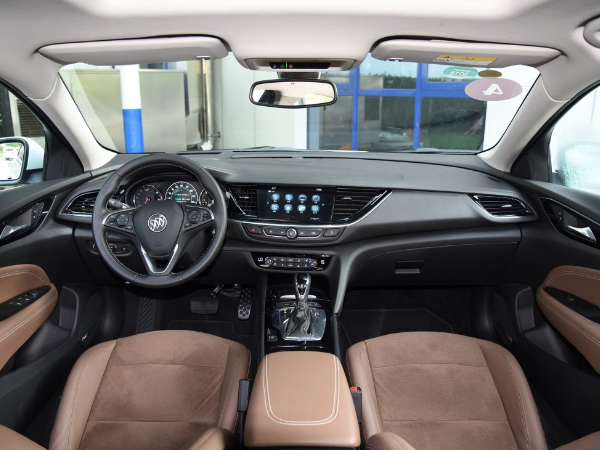 原创新别克君威配置丰富 外观造型大气动感