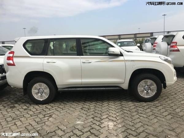 17款丰田霸道2700 现车到港配置报价解析