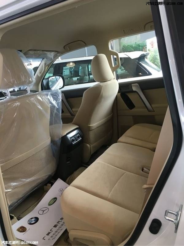 17款丰田霸道2700 现车到港配置报价解析