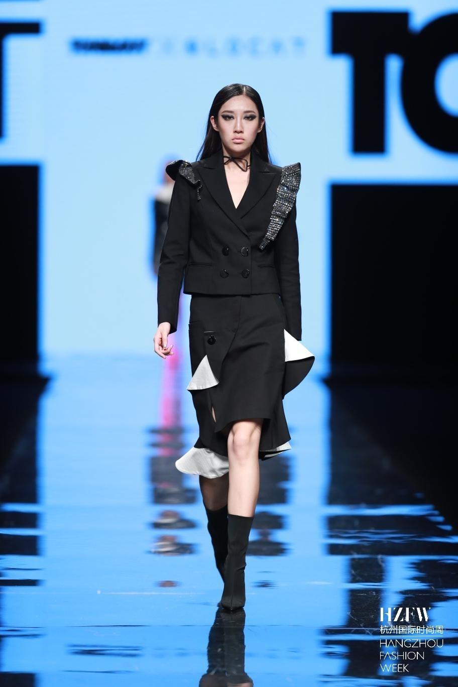 HZFW-Day5—TONI&GUY X LOCAT 看完这场秀你要脱粉算我输