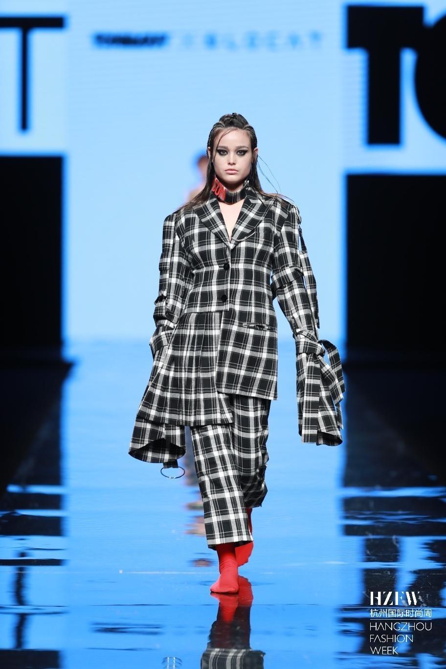 HZFW-Day5—TONI&GUY X LOCAT 看完这场秀你要脱粉算我输