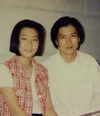 大S晒昔日与金城武合影长腿吸睛