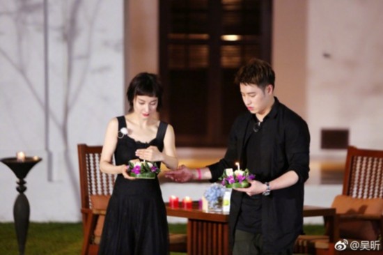 潘玮柏吴昕快本合体牵手唱歌超甜蜜&nbsp;无尾熊CP甜蜜合照大曝光