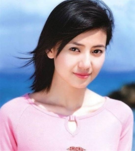 大S晒昔日与金城武合影长腿吸睛