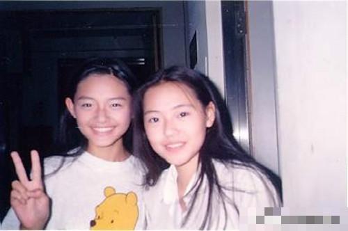 大S晒昔日与金城武合影长腿吸睛