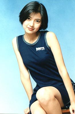 大S晒昔日与金城武合影长腿吸睛