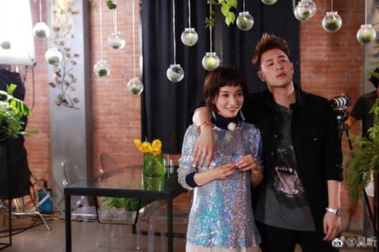 潘玮柏吴昕快本合体牵手唱歌超甜蜜&nbsp;无尾熊CP甜蜜合照大曝光