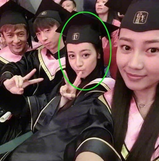 大S晒昔日与金城武合影长腿吸睛