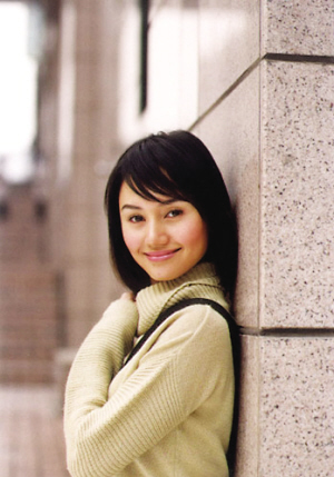 大S晒昔日与金城武合影长腿吸睛