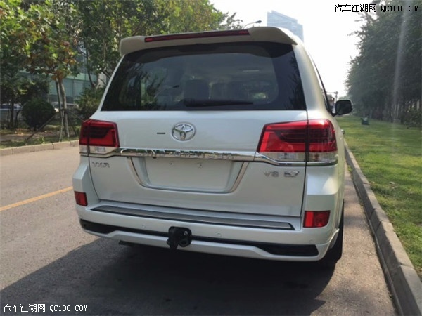 17款丰田酷路泽5700中东版陆巡天窗实拍
