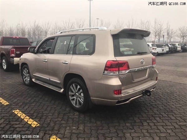 17款丰田酷路泽5700中东版陆巡天窗实拍