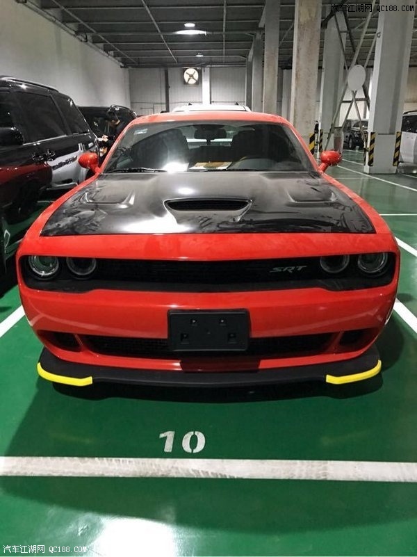 17款3.6升道奇挑战者8.4寸屏天窗V6试驾